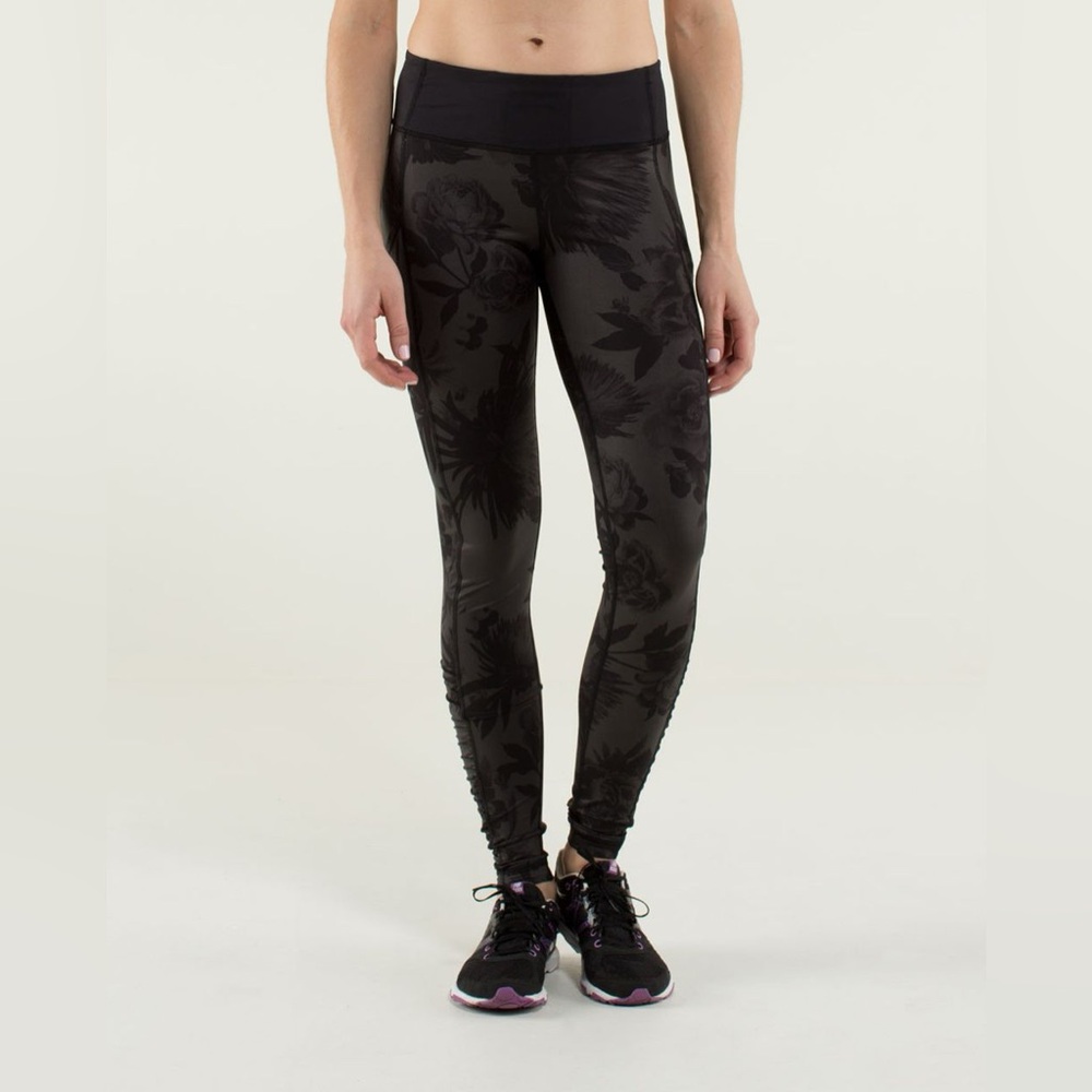 Lululemon Speed Tight *Luxtreme Brisk Bloom Black Soot / Black Size 6
